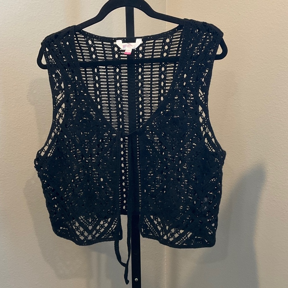 No Boundaries Black Open Knit Vest